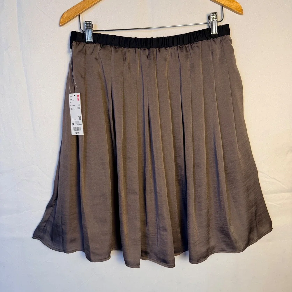 Uniqlo Satin Flare Skirt Dark Brown Pleated Dark academia,Gothic, dark Romantic‎